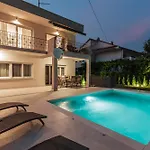 Apartment Ivan With Private Pool