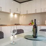 Ivan With Private Pool Apartment