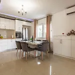 Ivan With Private Pool Apartment Kastela