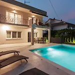 Ivan With Private Pool * Kastela