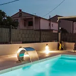 Apartment Ivan With Private Pool