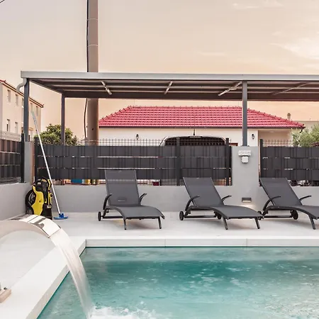 Ivan With Private Pool Διαμέρισμα *