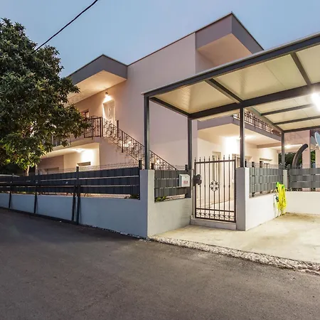Ivan With Private Pool Apartment *