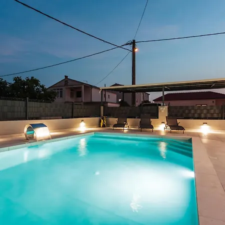 Διαμέρισμα Ivan With Private Pool Kaštela