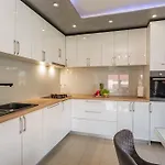 Apartman Ivan With Private Pool Kastela