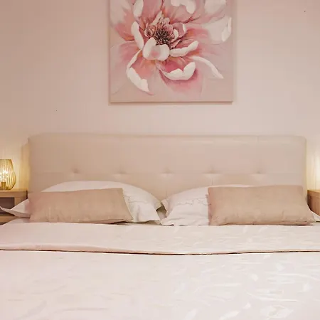 Ivan With Private Pool Appartement Kaštela