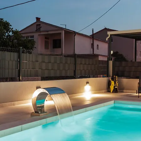 شقة Ivan With Private Pool