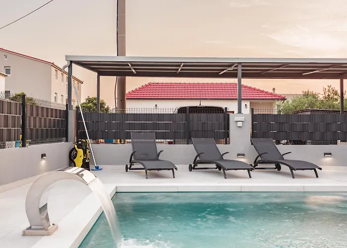 Ivan With Private Pool Appartement *