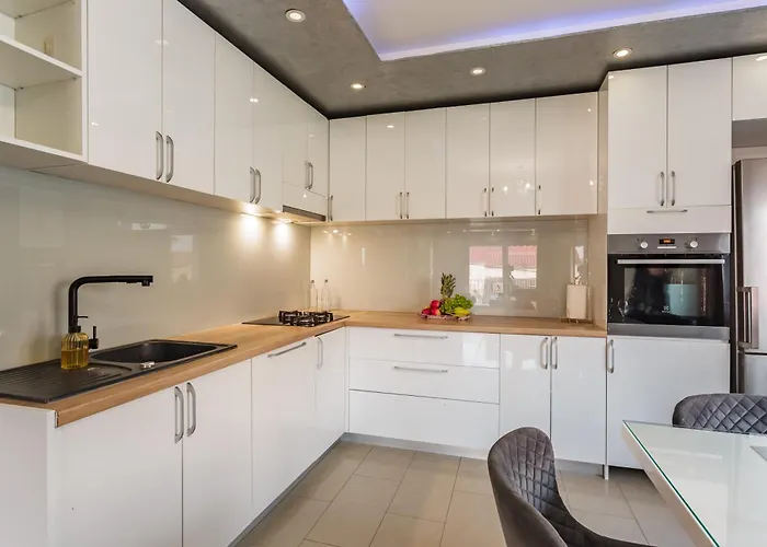 Appartement Ivan With Private Pool Kaštela