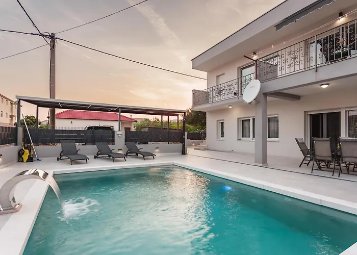Ivan With Private Pool Appartement Kaštela