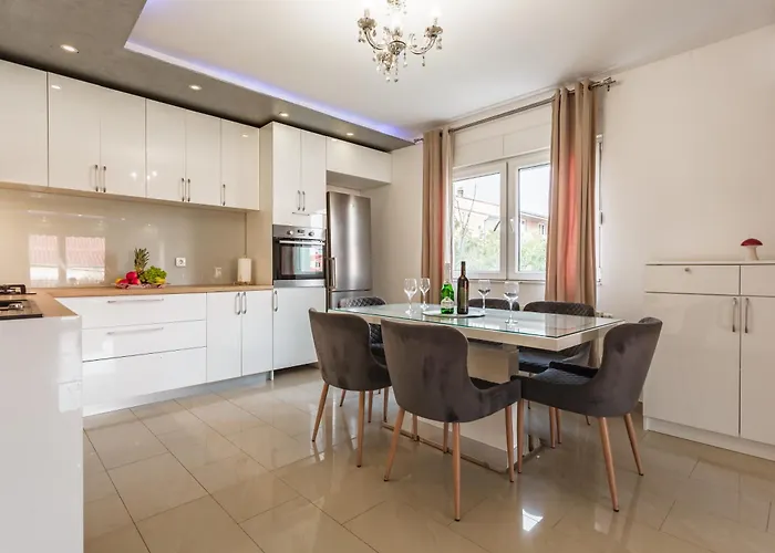 Ivan With Private Pool Appartement *