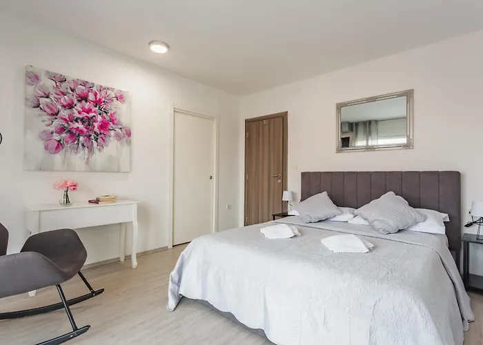 Ivan With Private Pool Appartement Kaštela