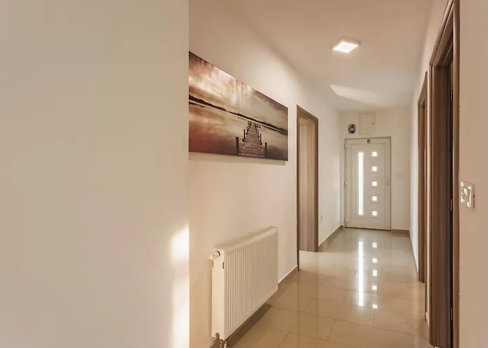 Appartement Ivan With Private Pool Kaštela