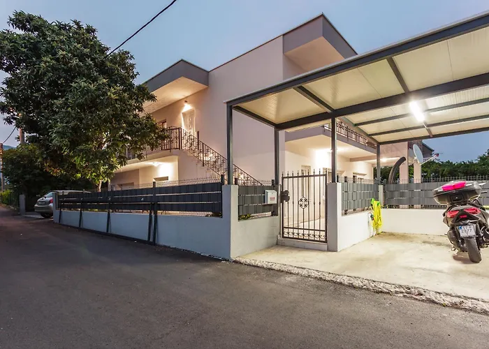 Ivan With Private Pool Appartement *