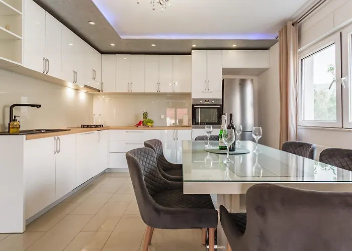 Ivan With Private Pool Appartement *