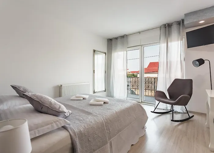 Ivan With Private Pool Appartement Kaštela