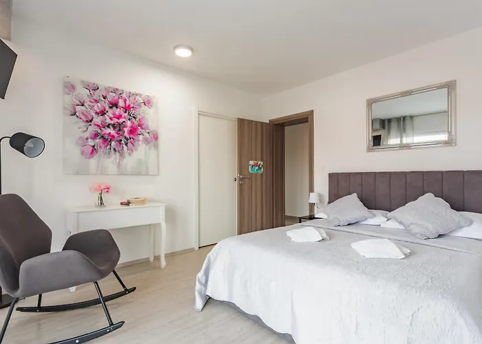 Ivan With Private Pool Appartement *