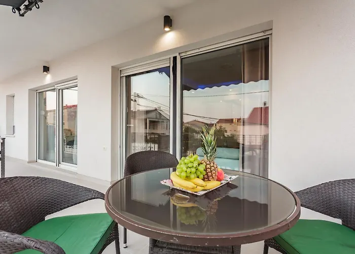 Ivan With Private Pool Appartement *